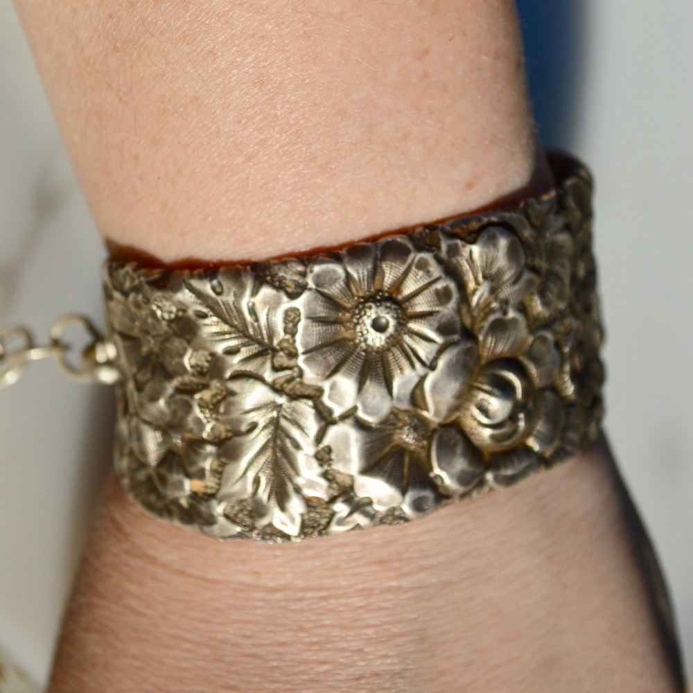 Antique Gorham Floral Sterling Silver Antique Cuff Bracelet Chain Repoussé 925 - Picture 2 of 6